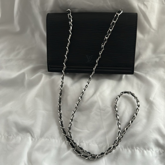 Louis Vuitton Authentic Belt Bag/ Crossbody Black Leather 7”x5x1 1/2”. - Picture 2 of 16